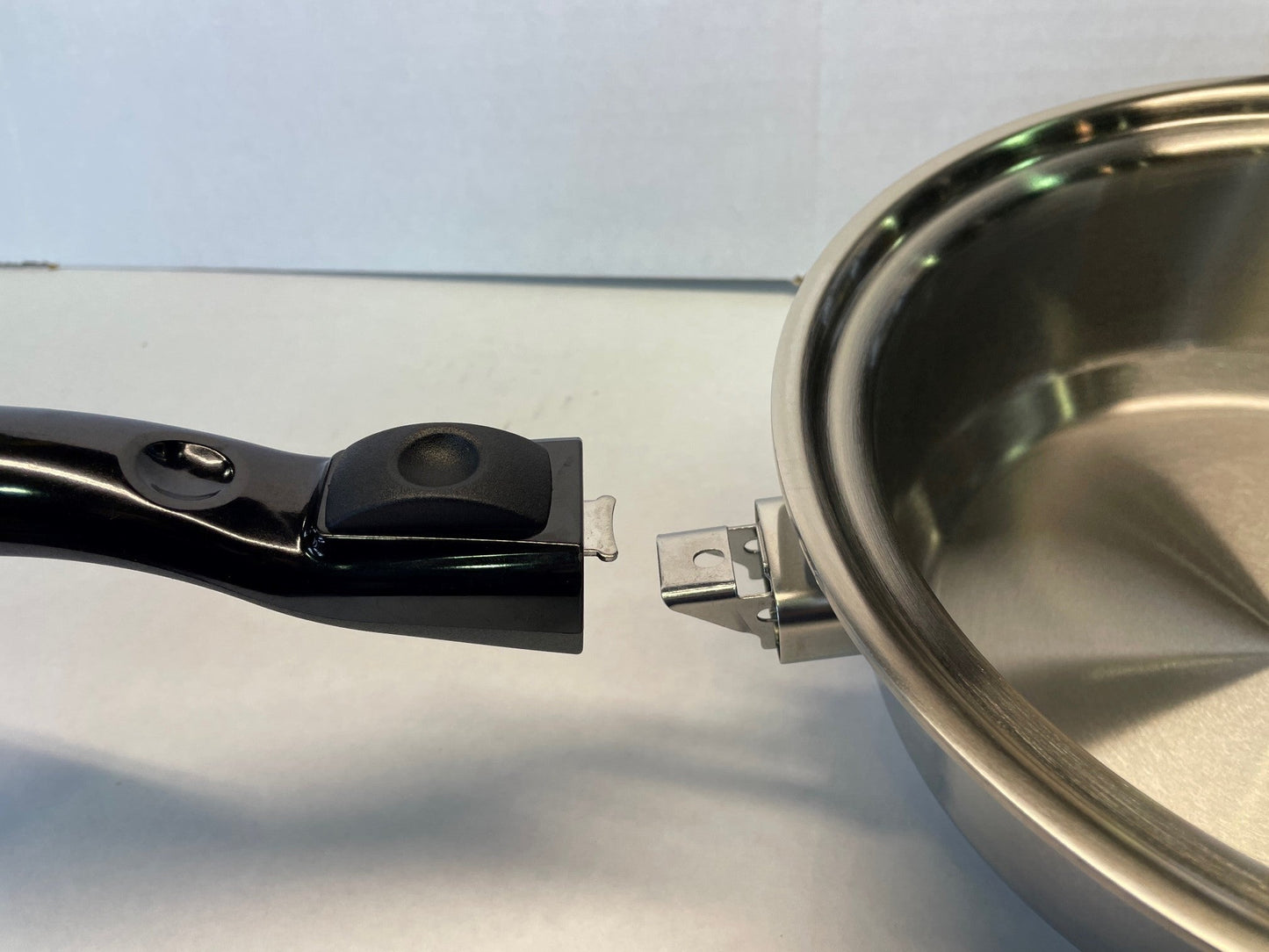 STH014-A Detachable Stick Handle Kit for Straight Sided Pans - WaterlessCookware